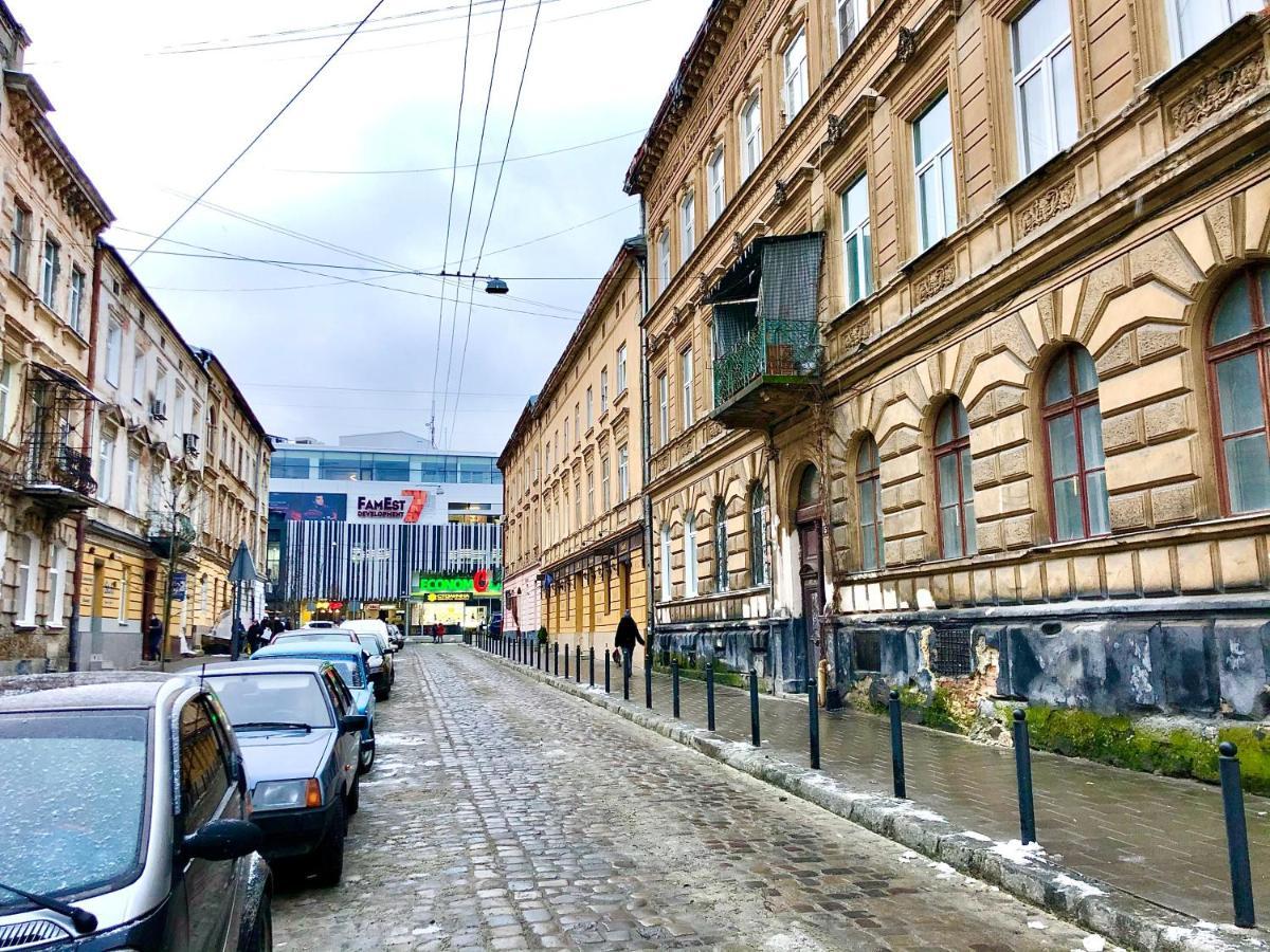 Romantic Apartments - City Center 5 15 Lviv Bagian luar foto